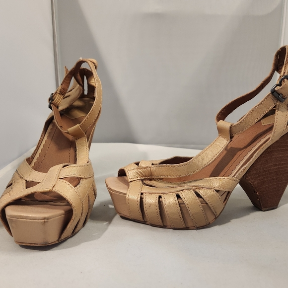 Lucky Brand platform sandals - Picture 4 of 4